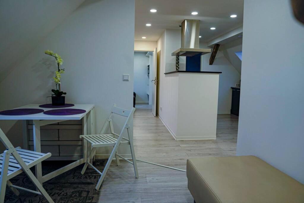 Ht Appartement Nr 1 Greppin Kültér fotó